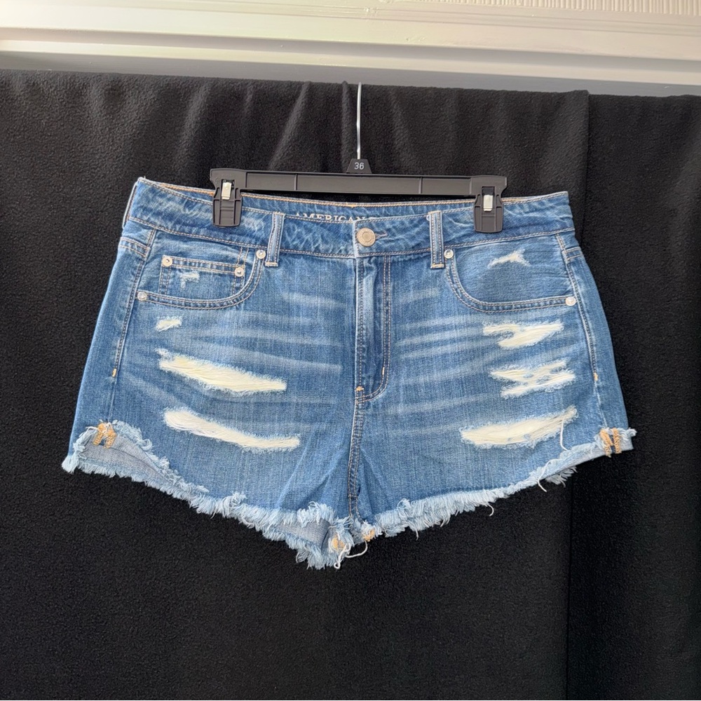 American eagle distressed shorts
